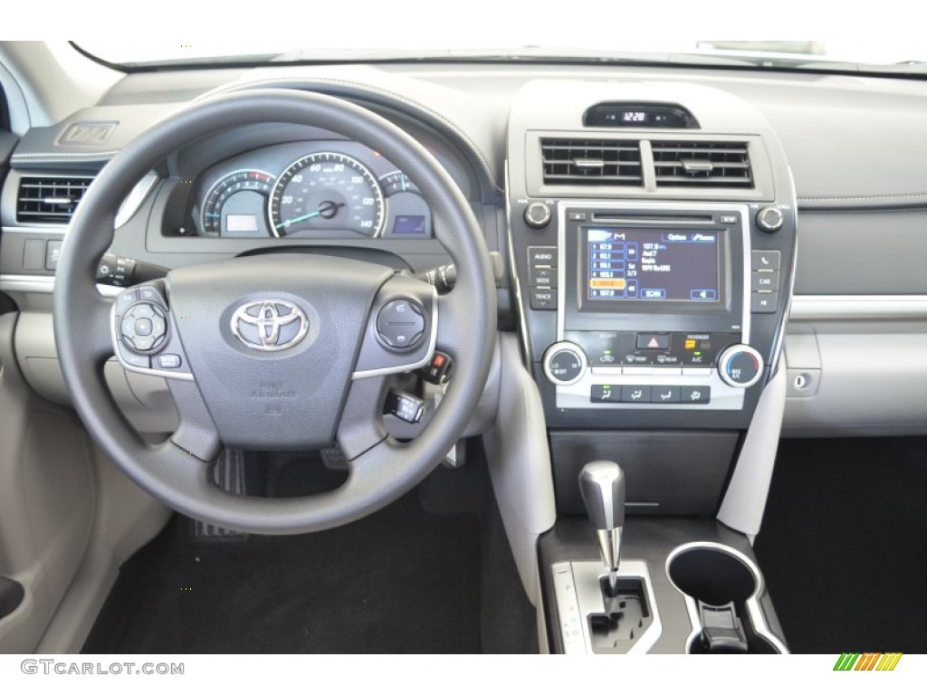 2013 Camry LE - Classic Silver Metallic / Ash photo #10