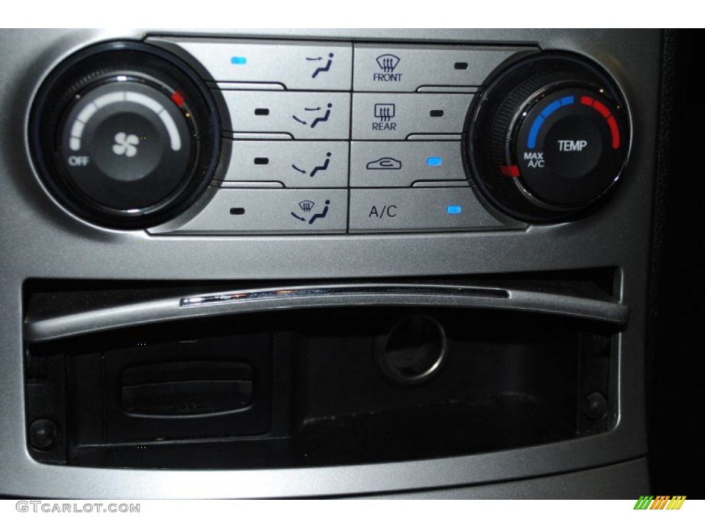 2010 Hyundai Genesis Coupe 2.0T Controls Photo #81366021