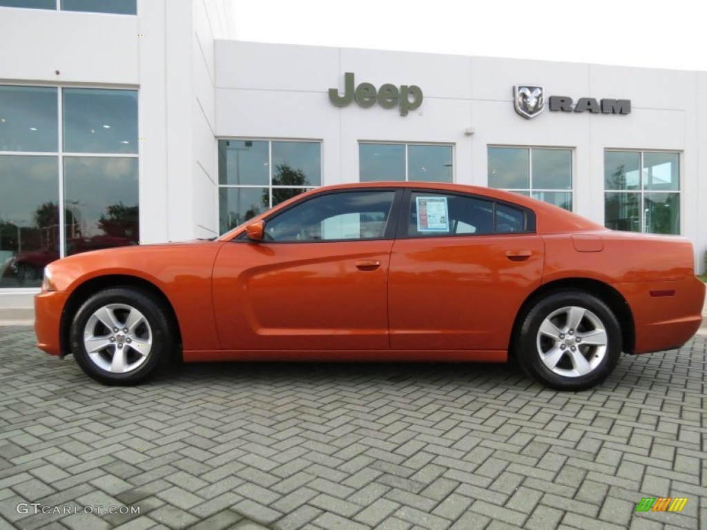 2011 Charger SE - Toxic Orange Pearl / Black photo #2