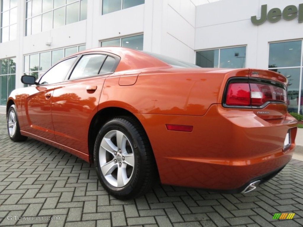 2011 Charger SE - Toxic Orange Pearl / Black photo #3