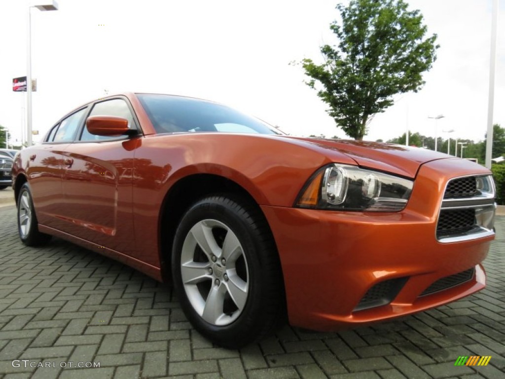 2011 Charger SE - Toxic Orange Pearl / Black photo #7