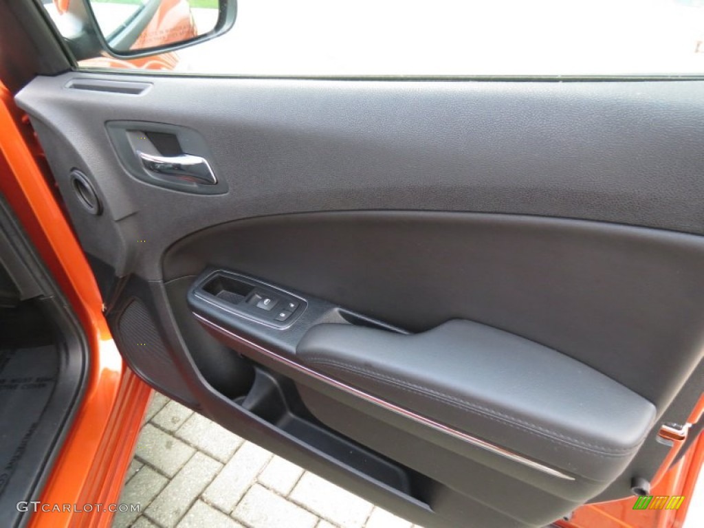 2011 Charger SE - Toxic Orange Pearl / Black photo #21