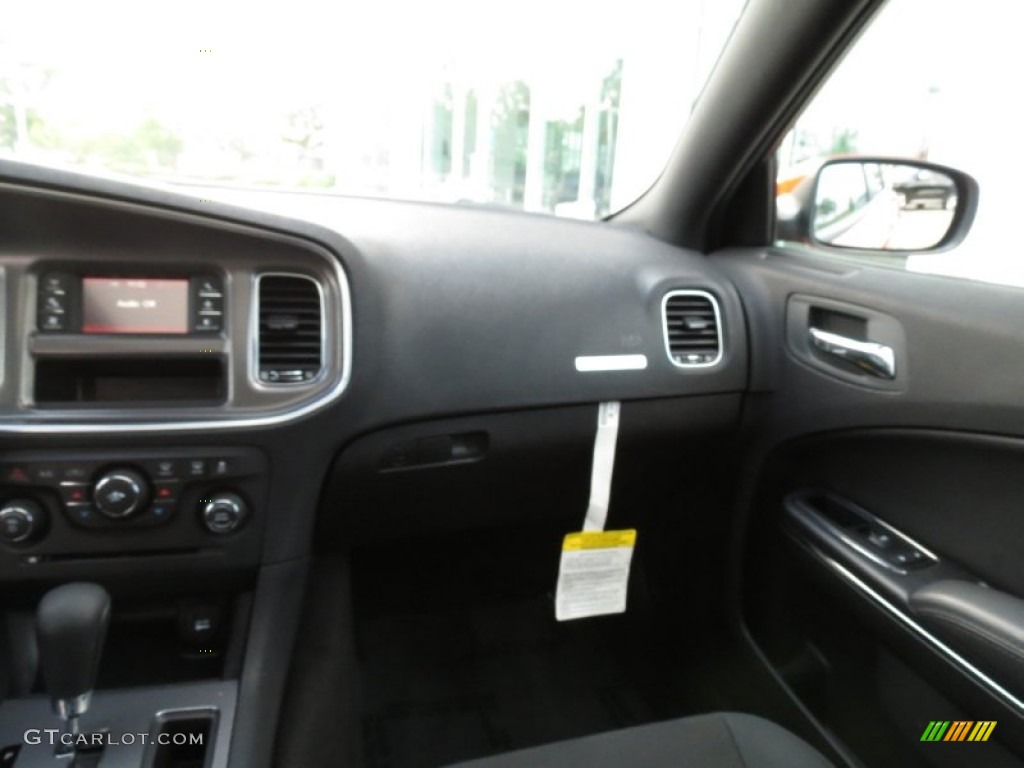 2011 Charger SE - Toxic Orange Pearl / Black photo #23
