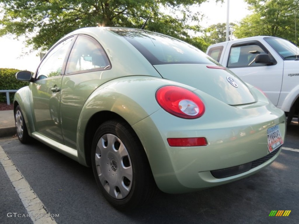2010 New Beetle 2.5 Coupe - Gecko Green Metallic / Black photo #2