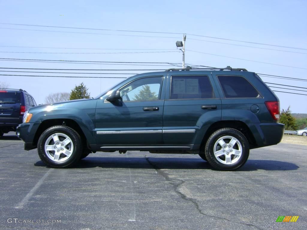 2005 Grand Cherokee Laredo 4x4 - Deep Beryl Green Pearl / Khaki photo #4