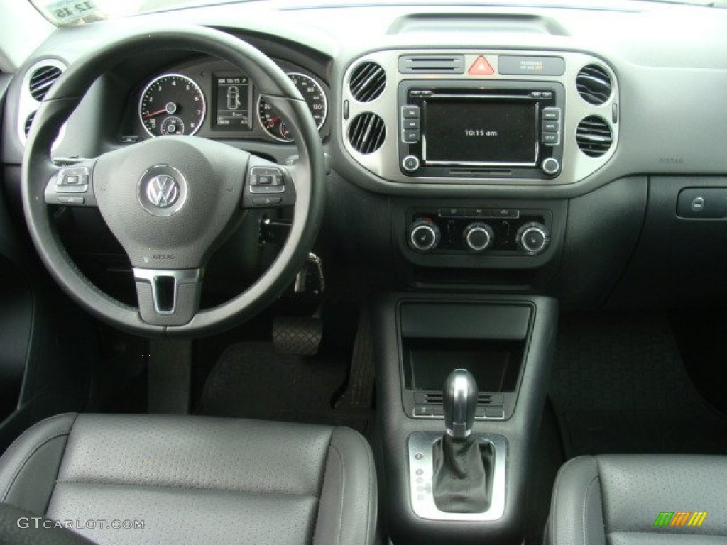 2011 Tiguan SE - Alpine Gray Metallic / Charcoal photo #8