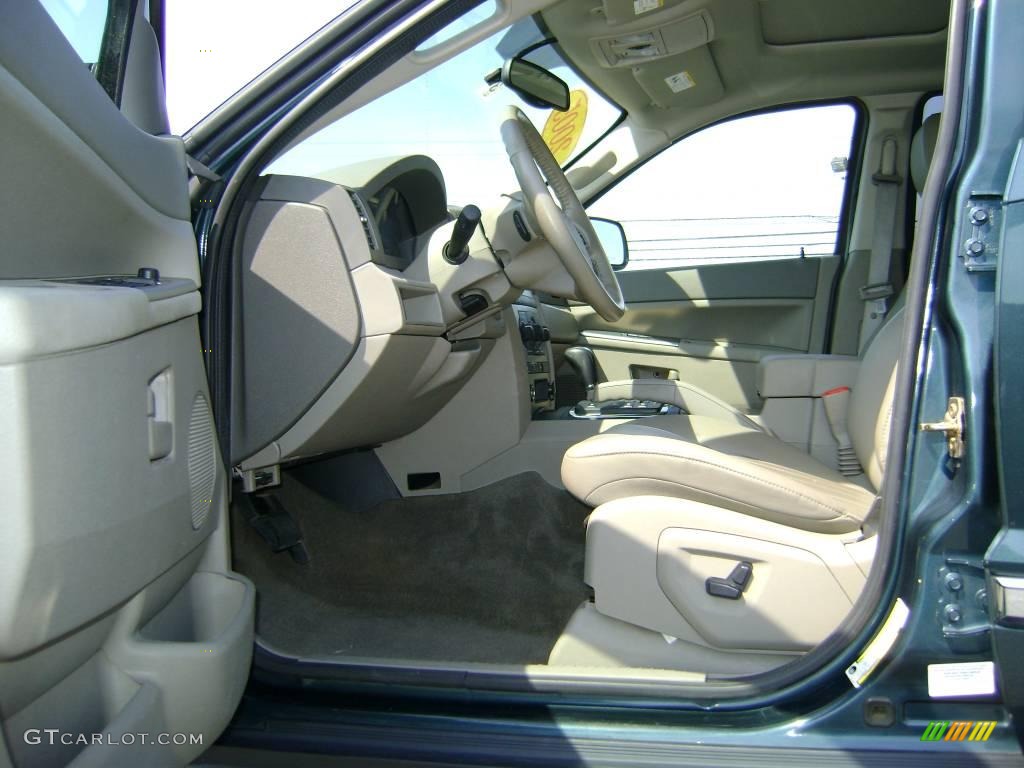2005 Grand Cherokee Laredo 4x4 - Deep Beryl Green Pearl / Khaki photo #10