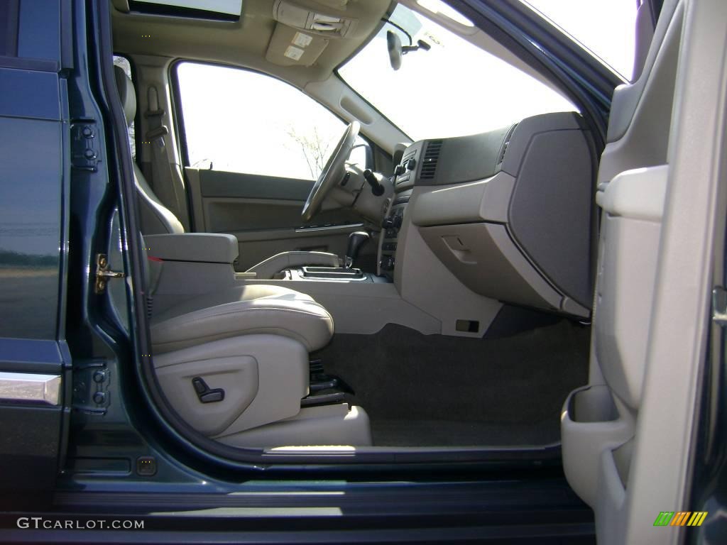 2005 Grand Cherokee Laredo 4x4 - Deep Beryl Green Pearl / Khaki photo #11