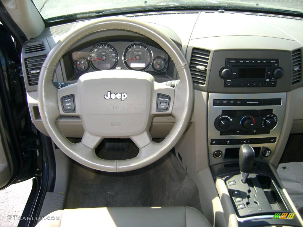 2005 Grand Cherokee Laredo 4x4 - Deep Beryl Green Pearl / Khaki photo #14