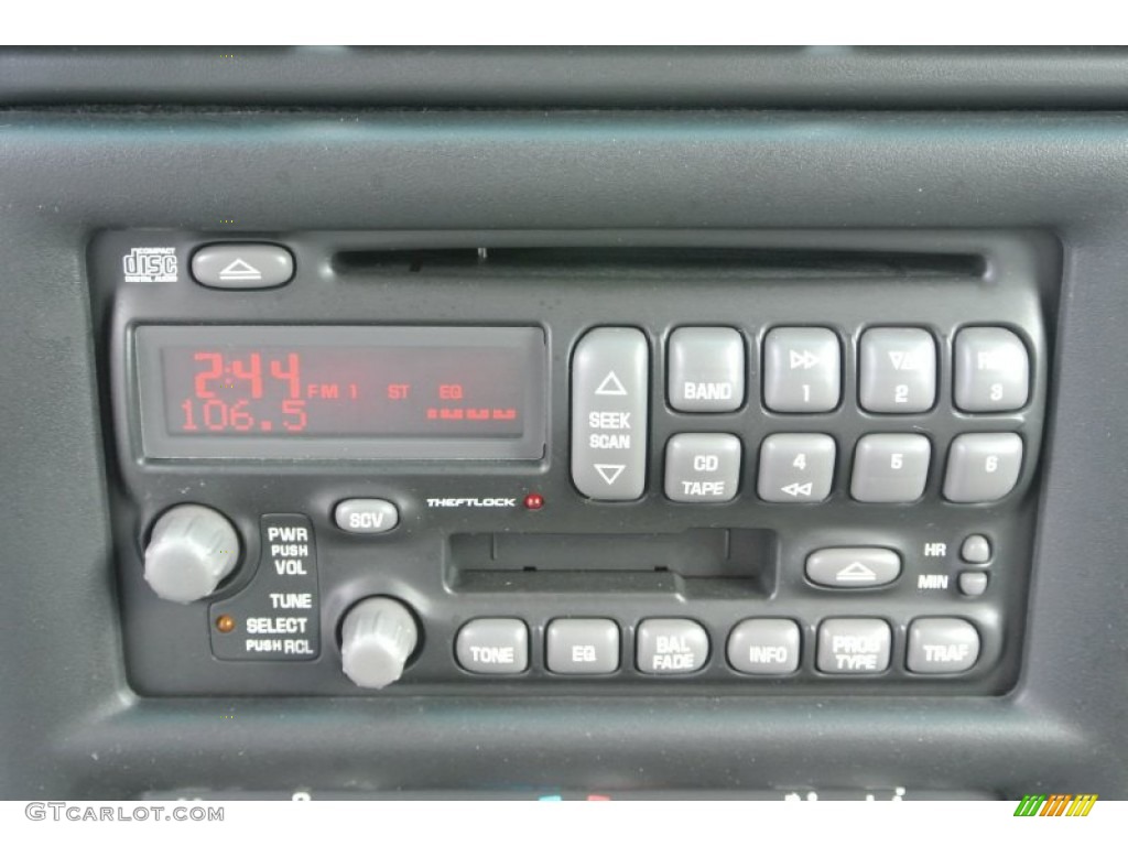 2003 Pontiac Montana Standard Montana Model Audio System Photo #81373744