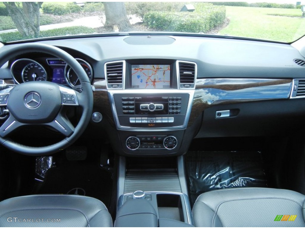 2013 Mercedes-Benz ML 350 BlueTEC 4Matic Black Dashboard Photo #81374365
