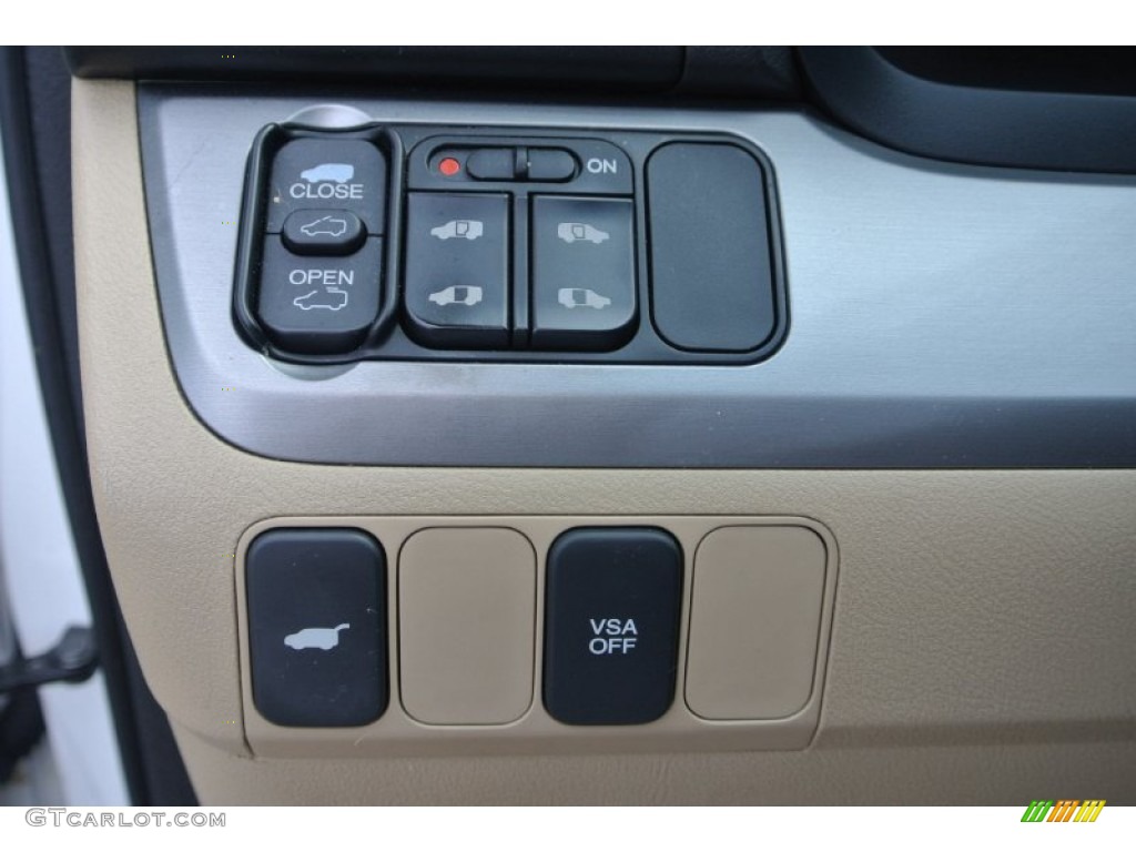 2010 Honda Odyssey EX-L Controls Photo #81375008