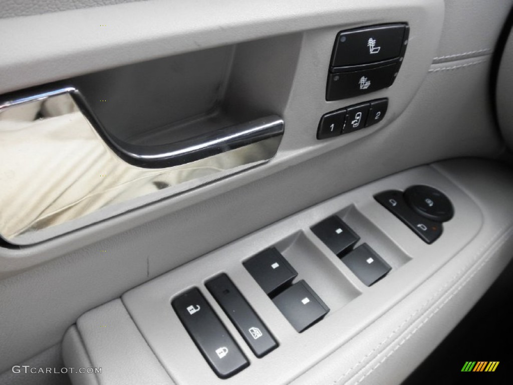 2007 Cadillac SRX V6 Controls Photo #81376185