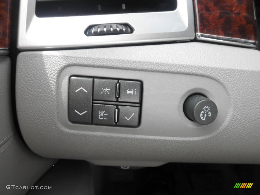 2007 Cadillac SRX V6 Controls Photo #81376208