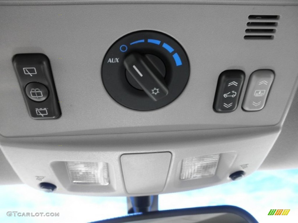 2007 Cadillac SRX V6 Controls Photo #81376230
