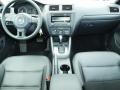 Black - Jetta SE Sedan Photo No. 9