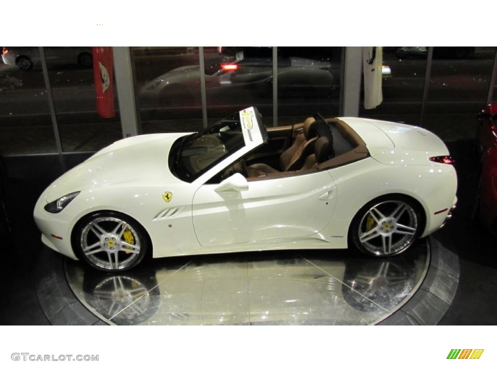 Bianco Avus (White) 2011 Ferrari California Standard California Model Exterior Photo #81378120