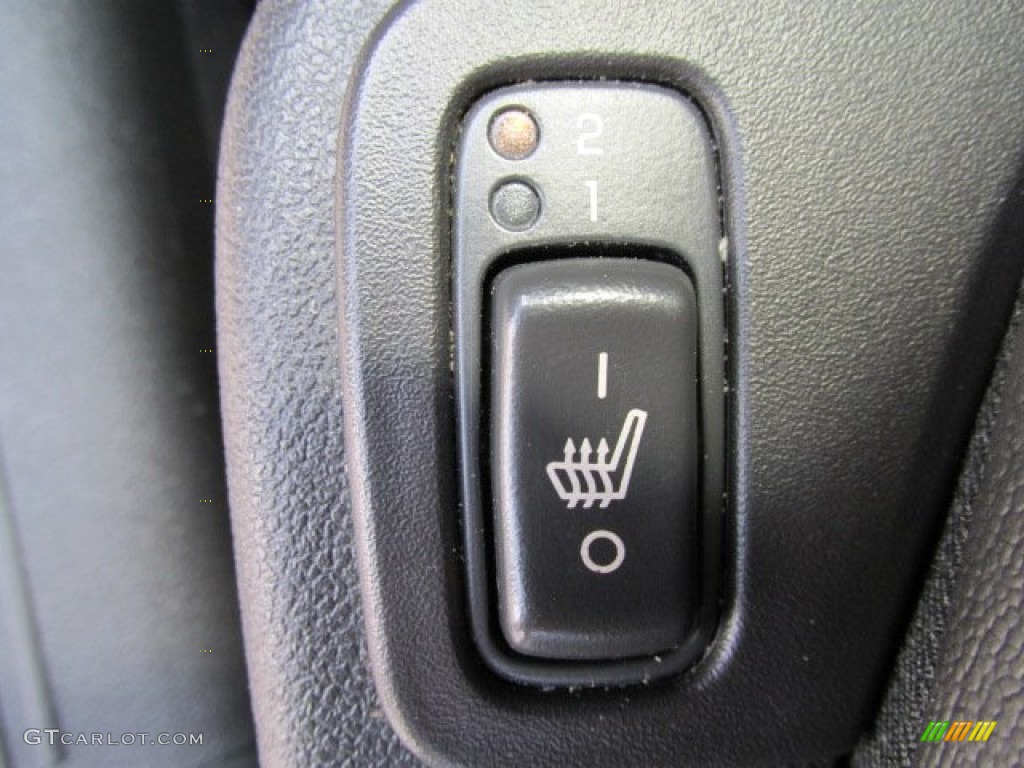 2010 Chevrolet Malibu LTZ Sedan Controls Photo #81378945