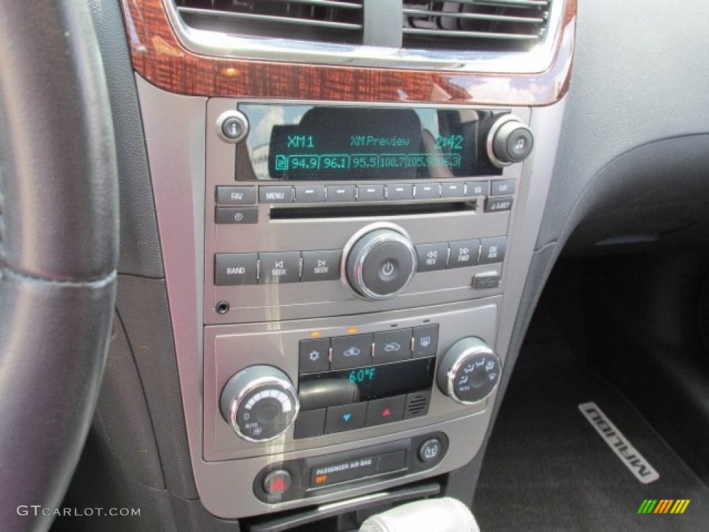 2010 Chevrolet Malibu LTZ Sedan Controls Photo #81378985