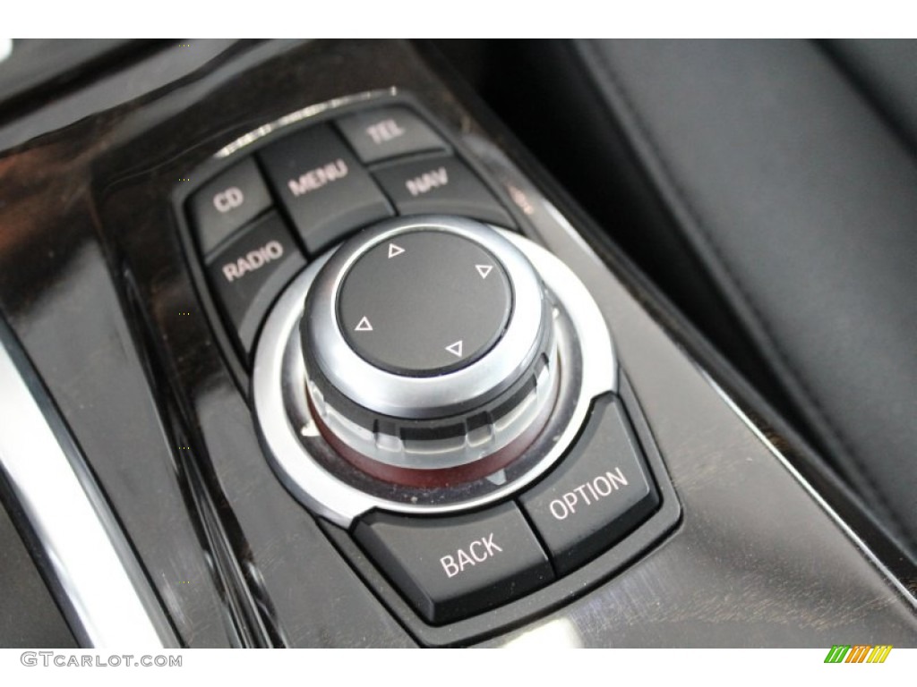 2011 BMW 5 Series 528i Sedan Controls Photo #81379308