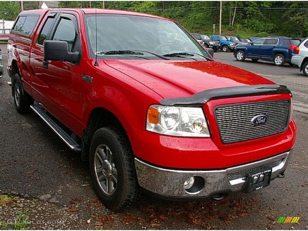 2006 F150 XLT SuperCab 4x4 - Bright Red / Medium/Dark Flint photo #11