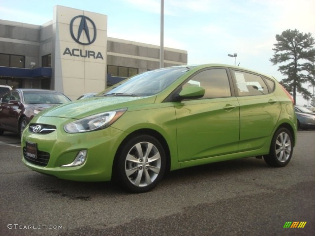 2012 Accent SE 5 Door - Electrolyte Green / Gray photo #2