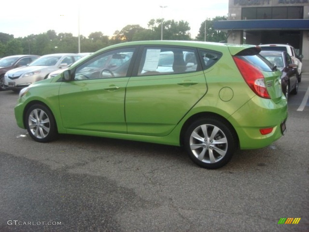 2012 Accent SE 5 Door - Electrolyte Green / Gray photo #4