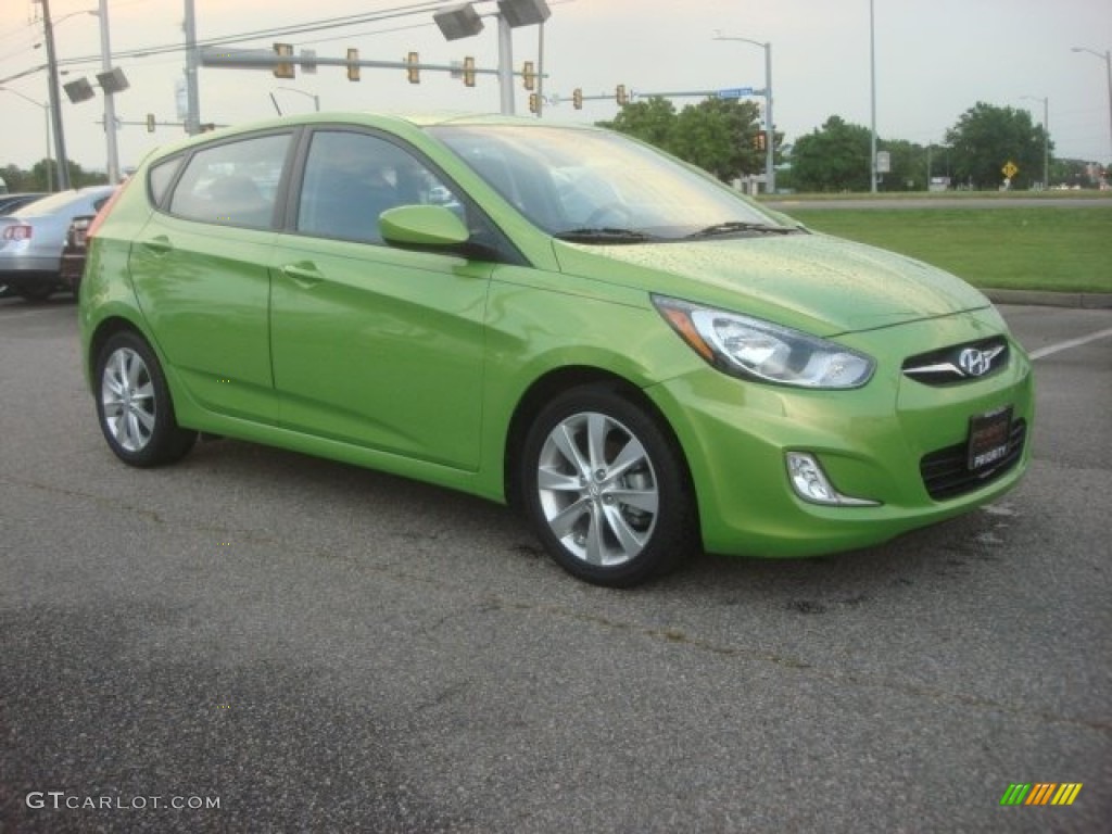 2012 Accent SE 5 Door - Electrolyte Green / Gray photo #9