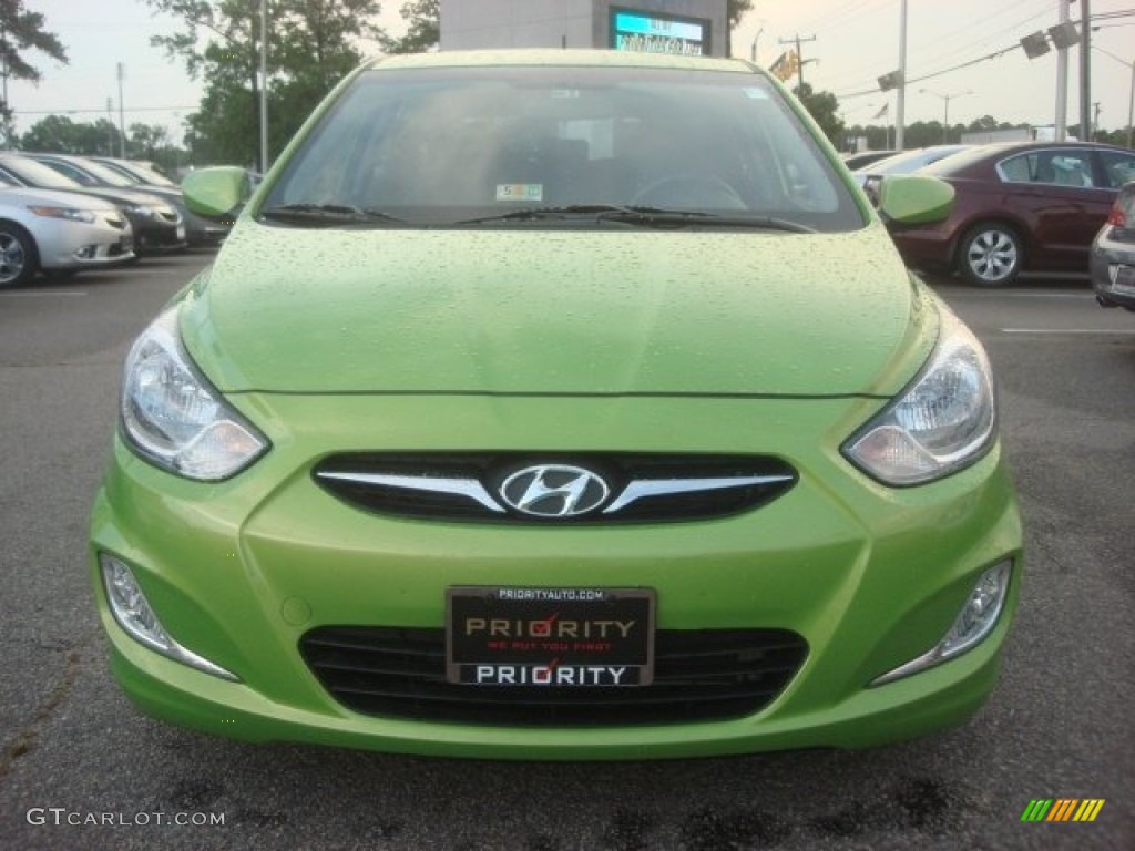 2012 Accent SE 5 Door - Electrolyte Green / Gray photo #11
