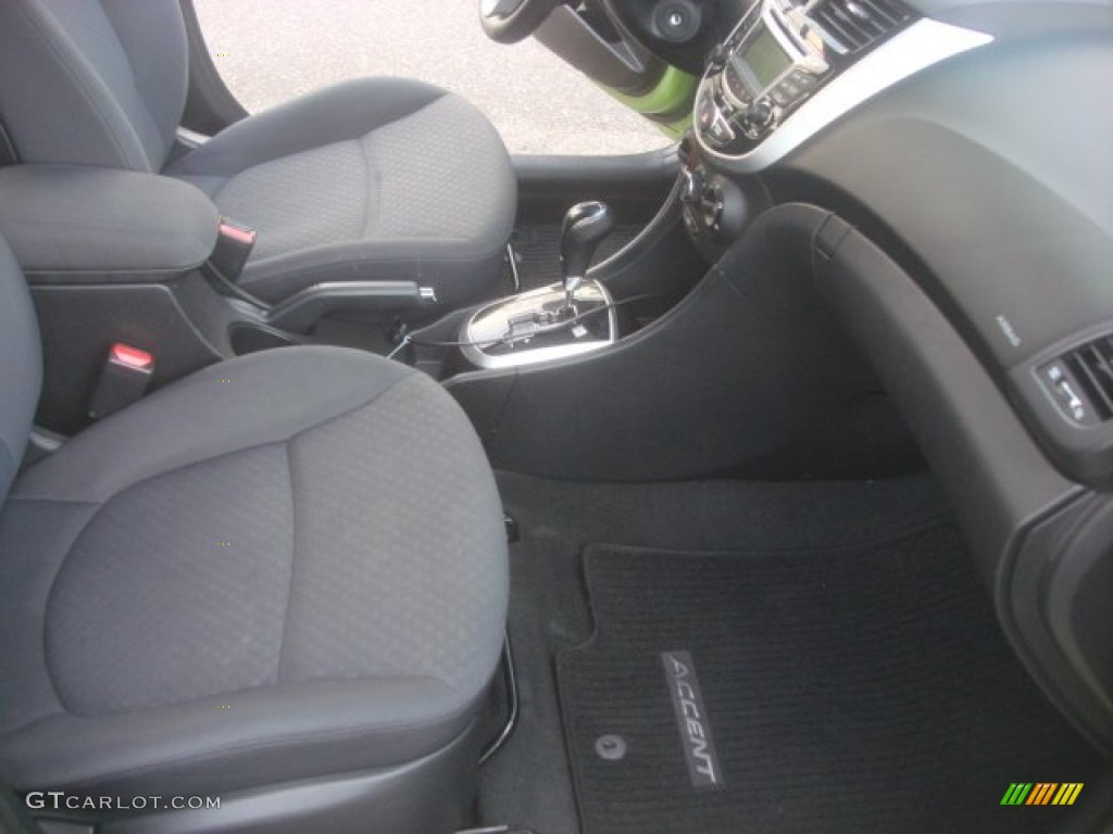 2012 Accent SE 5 Door - Electrolyte Green / Gray photo #17
