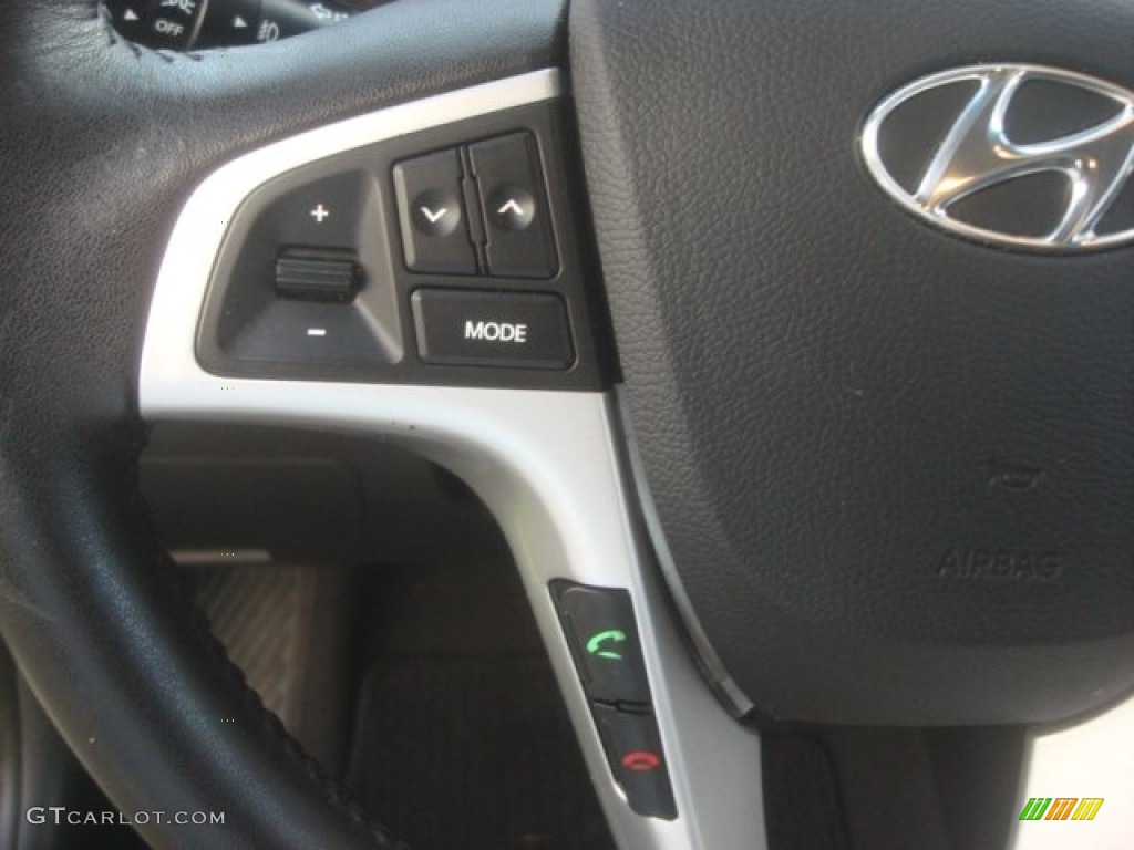 2012 Accent SE 5 Door - Electrolyte Green / Gray photo #24