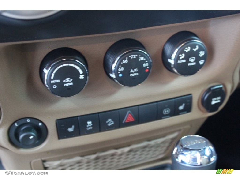 2011 Jeep Wrangler Unlimited Rubicon 4x4 Controls Photo #81382354