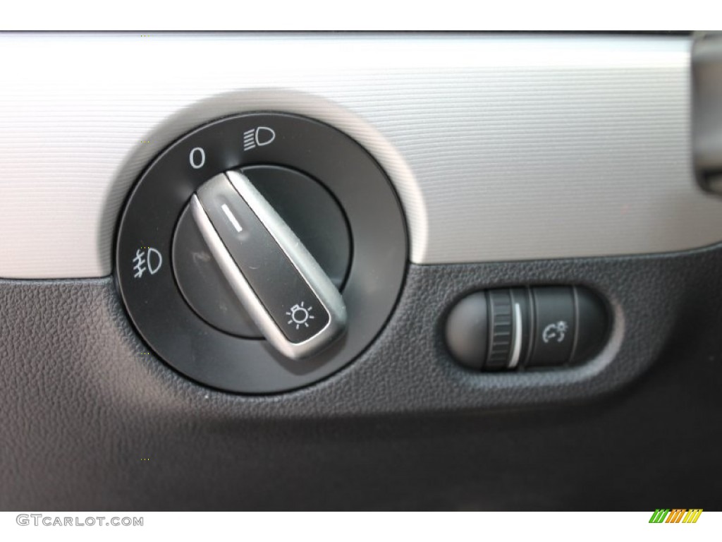 2013 Volkswagen Jetta GLI Controls Photo #81384474