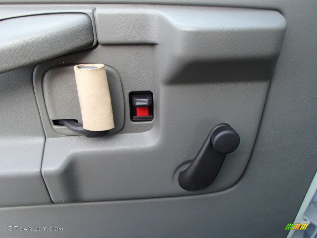 2013 Chevrolet Express 1500 AWD Cargo Van Controls Photo #81384633