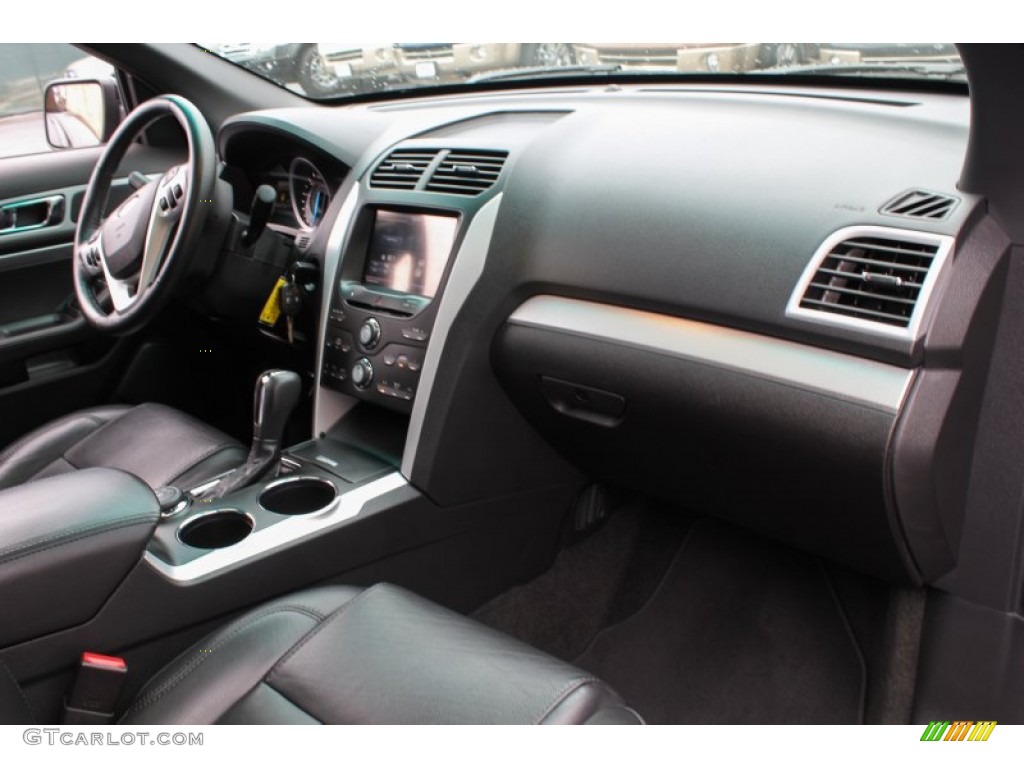 2011 Ford Explorer XLT 4WD Charcoal Black Dashboard Photo #81384873