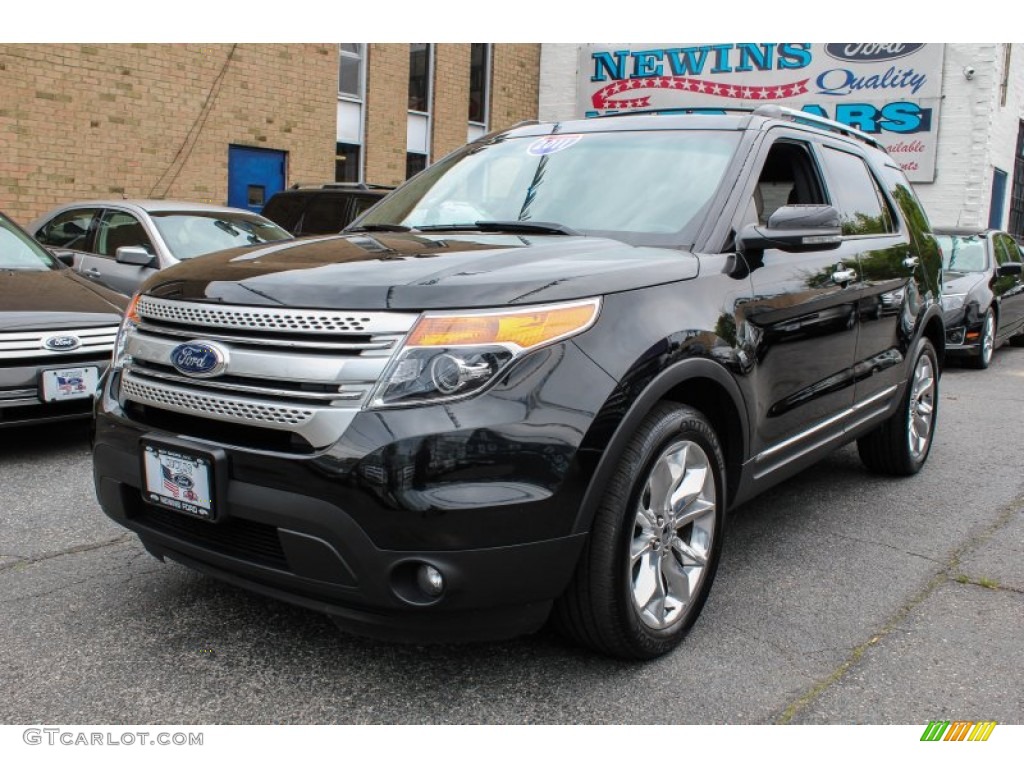 Tuxedo Black Metallic Ford Explorer