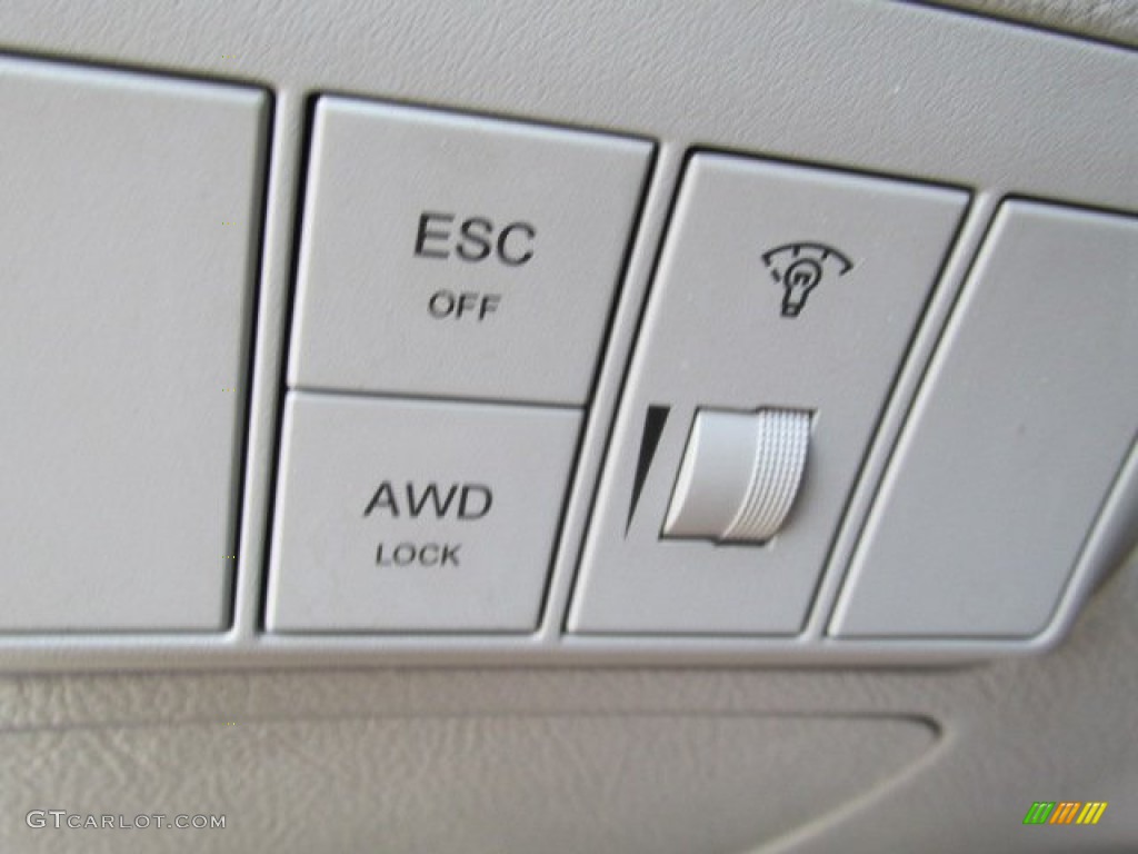 2009 Hyundai Santa Fe GLS 4WD Controls Photo #81385482