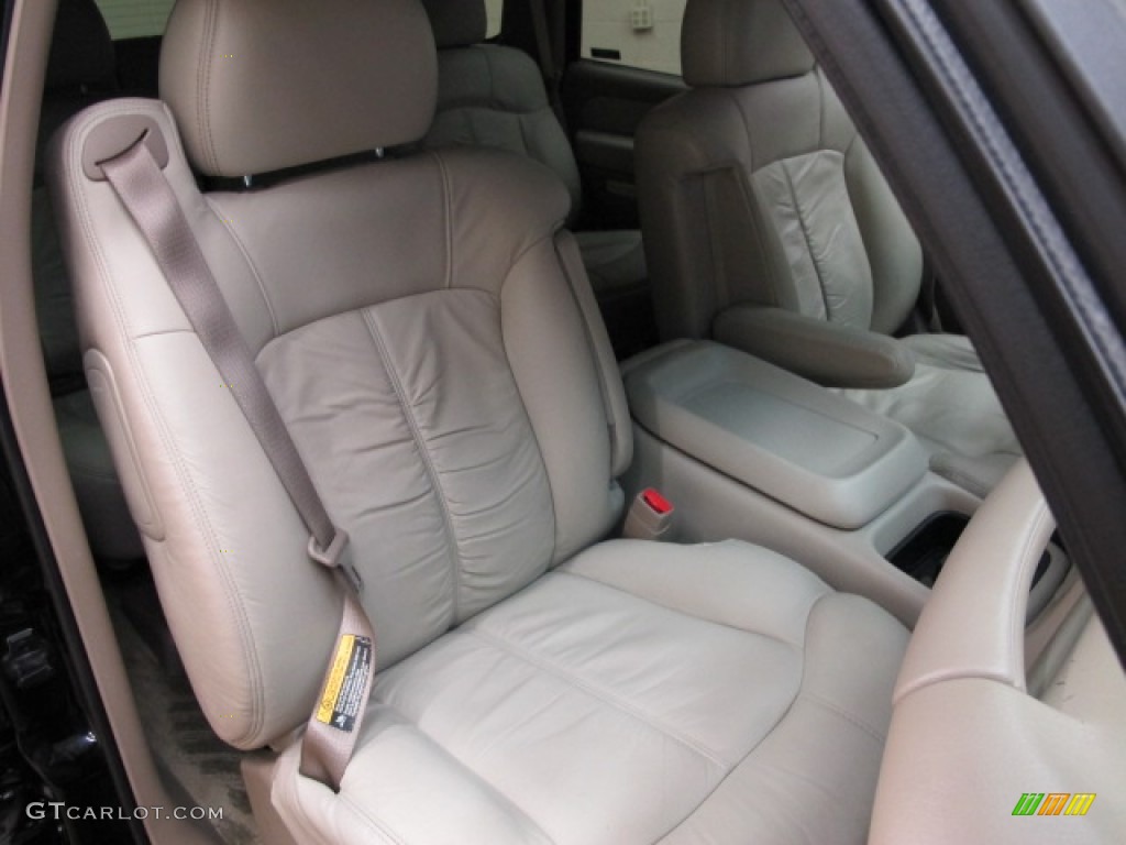 2002 Tahoe LT 4x4 - Onyx Black / Tan/Neutral photo #20