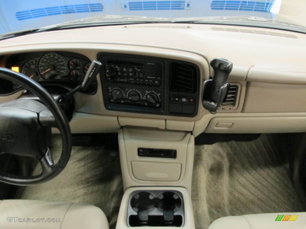 2002 Tahoe LT 4x4 - Onyx Black / Tan/Neutral photo #22