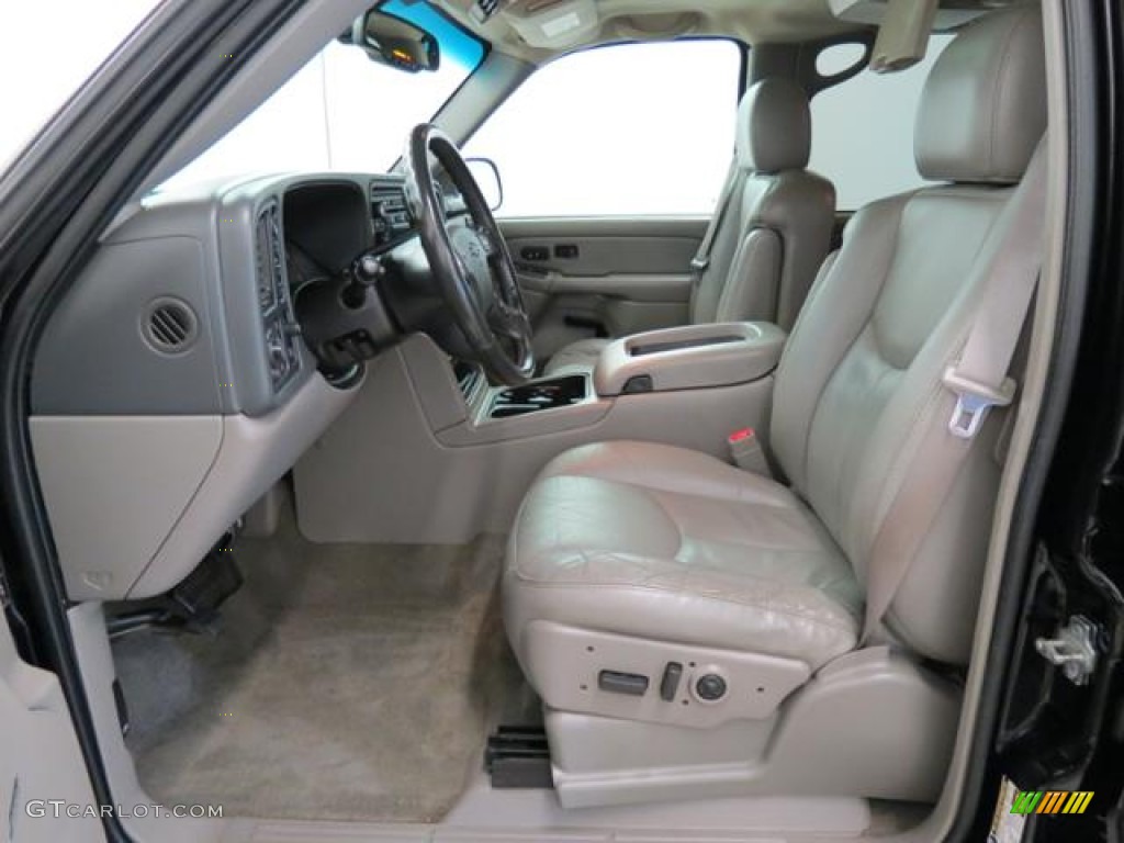 Gray/Dark Charcoal Interior 2004 Chevrolet Suburban 1500 LT 4x4 Photo #81388004