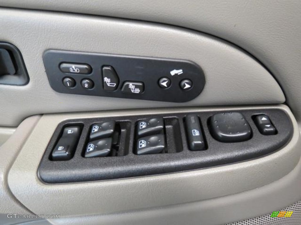 2004 Chevrolet Suburban 1500 LT 4x4 Controls Photo #81388064