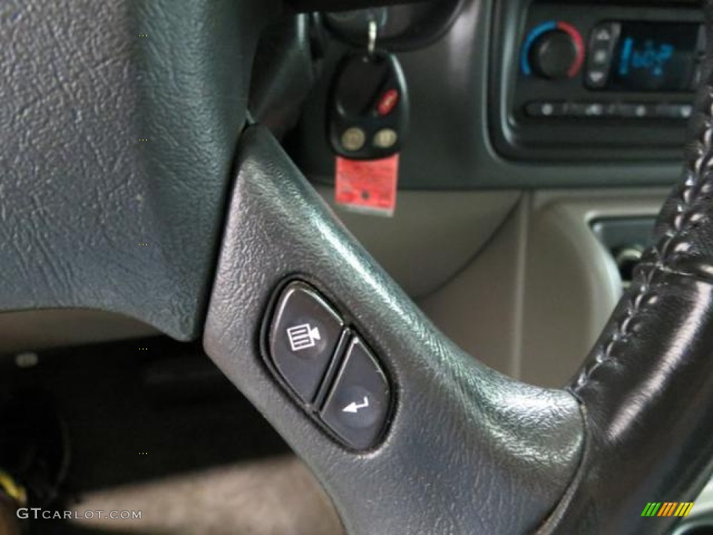 2004 Chevrolet Suburban 1500 LT 4x4 Controls Photo #81388245