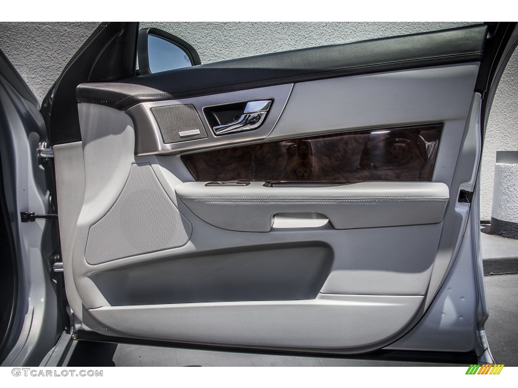 2009 Jaguar XF Luxury Dove/Charcoal Door Panel Photo #81388934