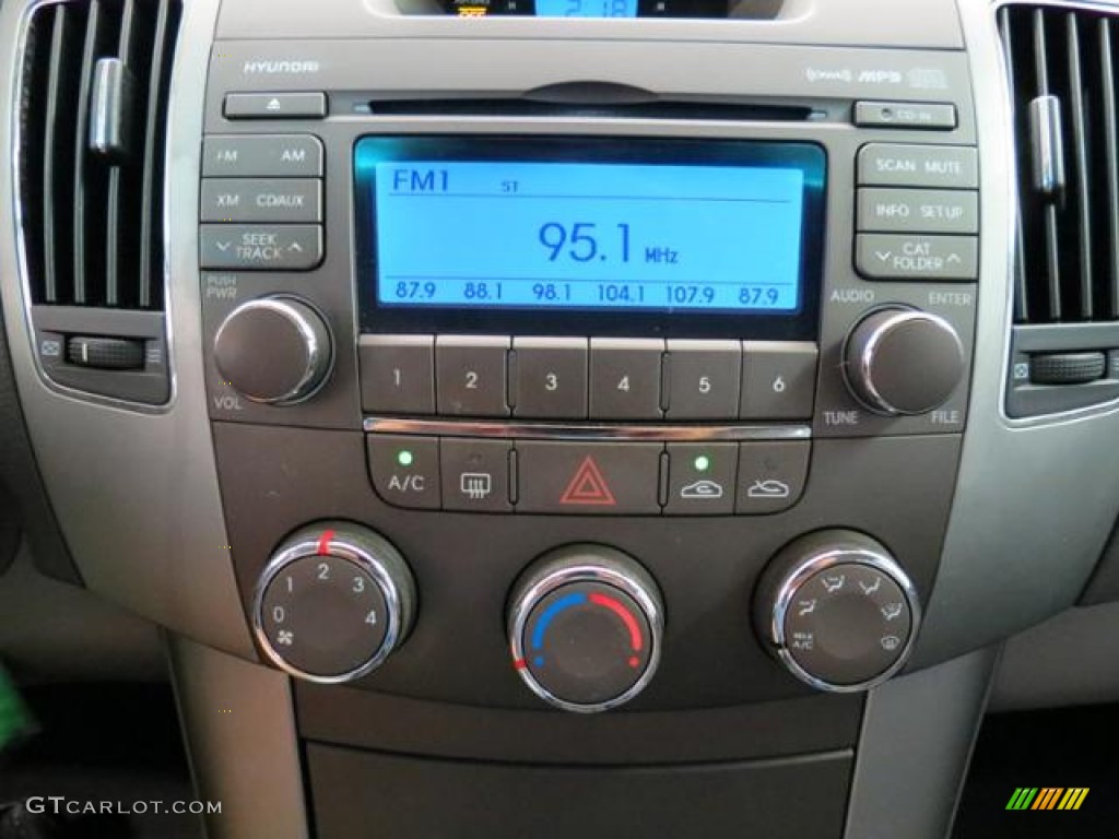 2010 Hyundai Sonata GLS Controls Photo #81389358