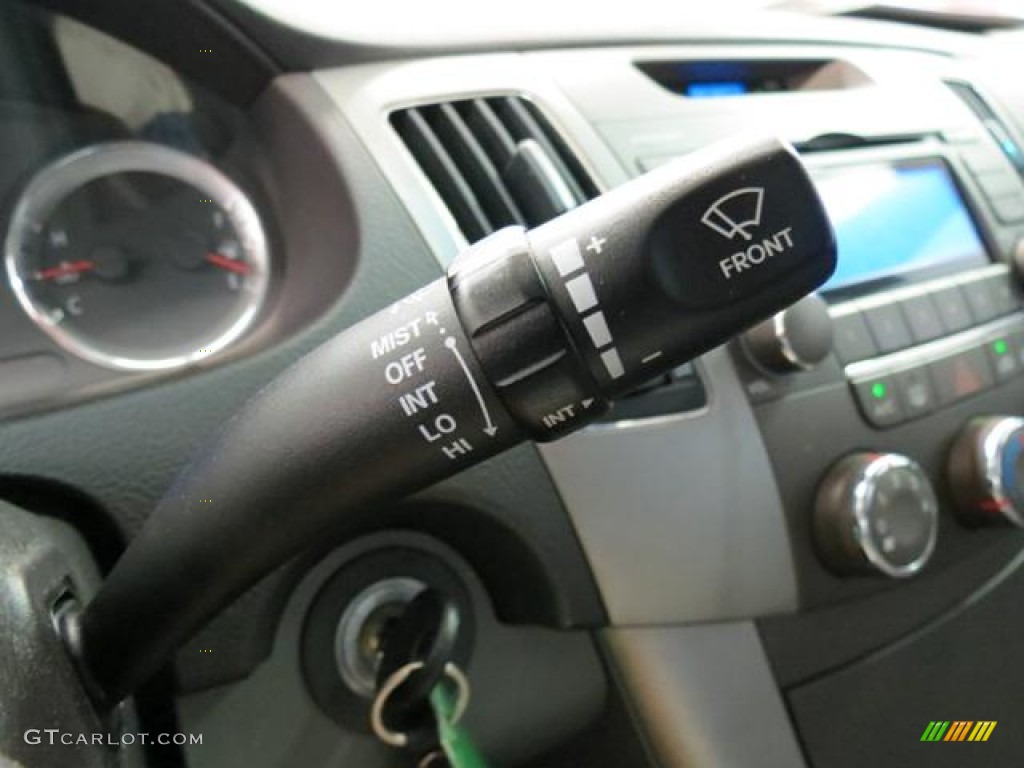 2010 Hyundai Sonata GLS Controls Photo #81389418