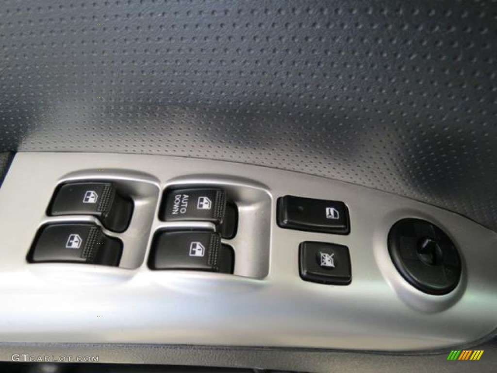 2010 Kia Sportage LX V6 4x4 Controls Photo #81389913