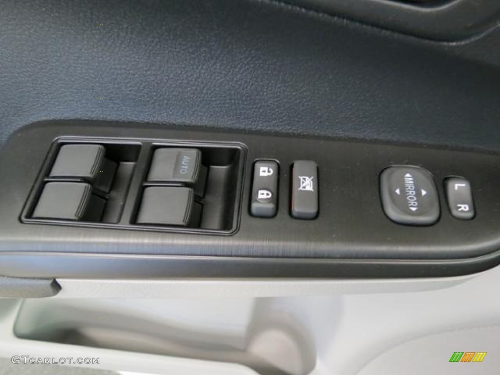 2013 Toyota Camry L Controls Photo #81390378