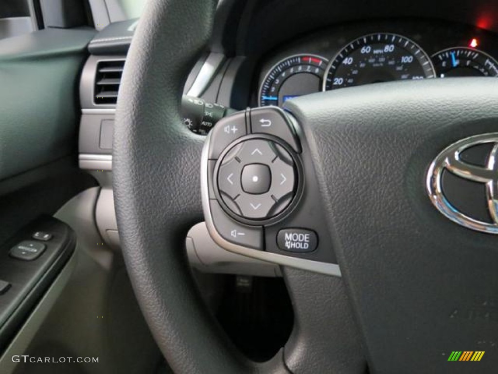 2013 Toyota Camry LE Controls Photo #81390867