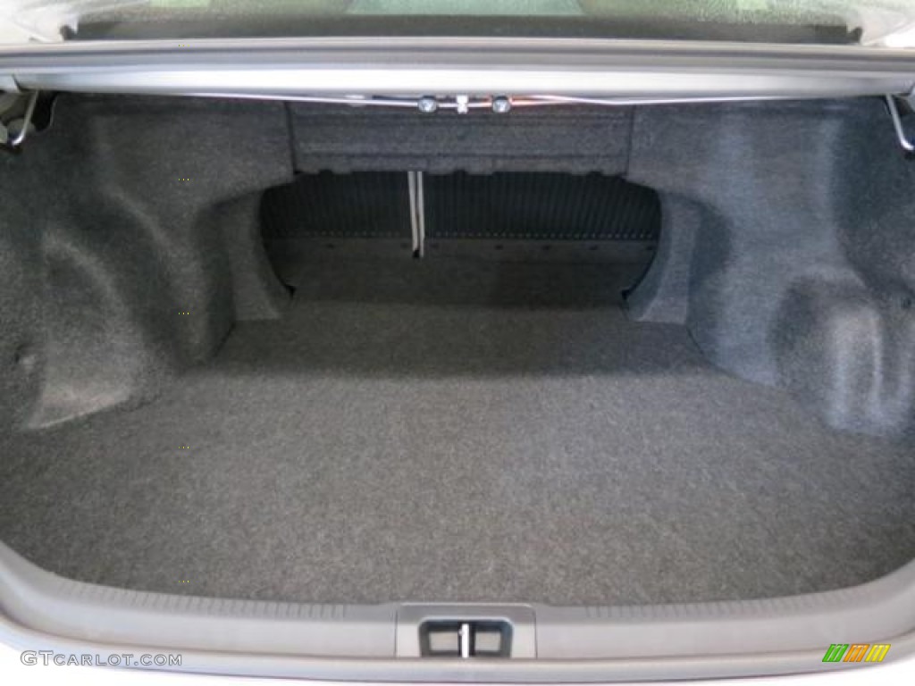 2013 Toyota Camry LE Trunk Photo #81390909