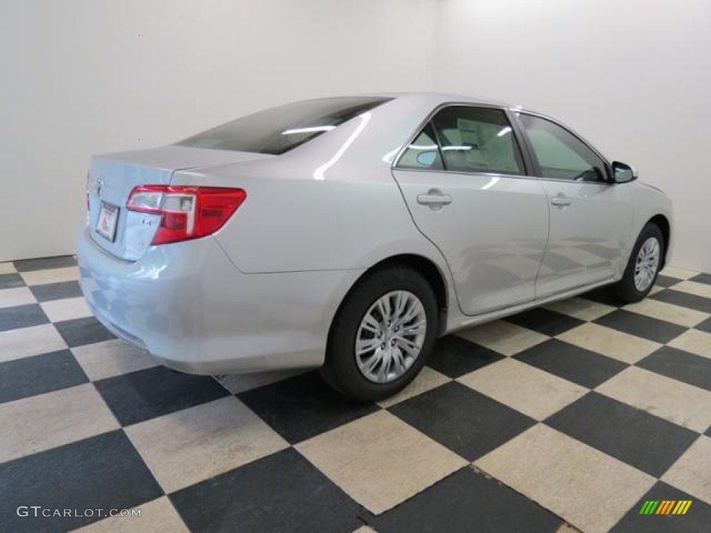 2013 Camry LE - Classic Silver Metallic / Ash photo #14